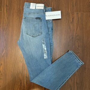 Calvin Klein Sz 30 Mid Rise Skinny Jeans in Malibu Light Blue NWT